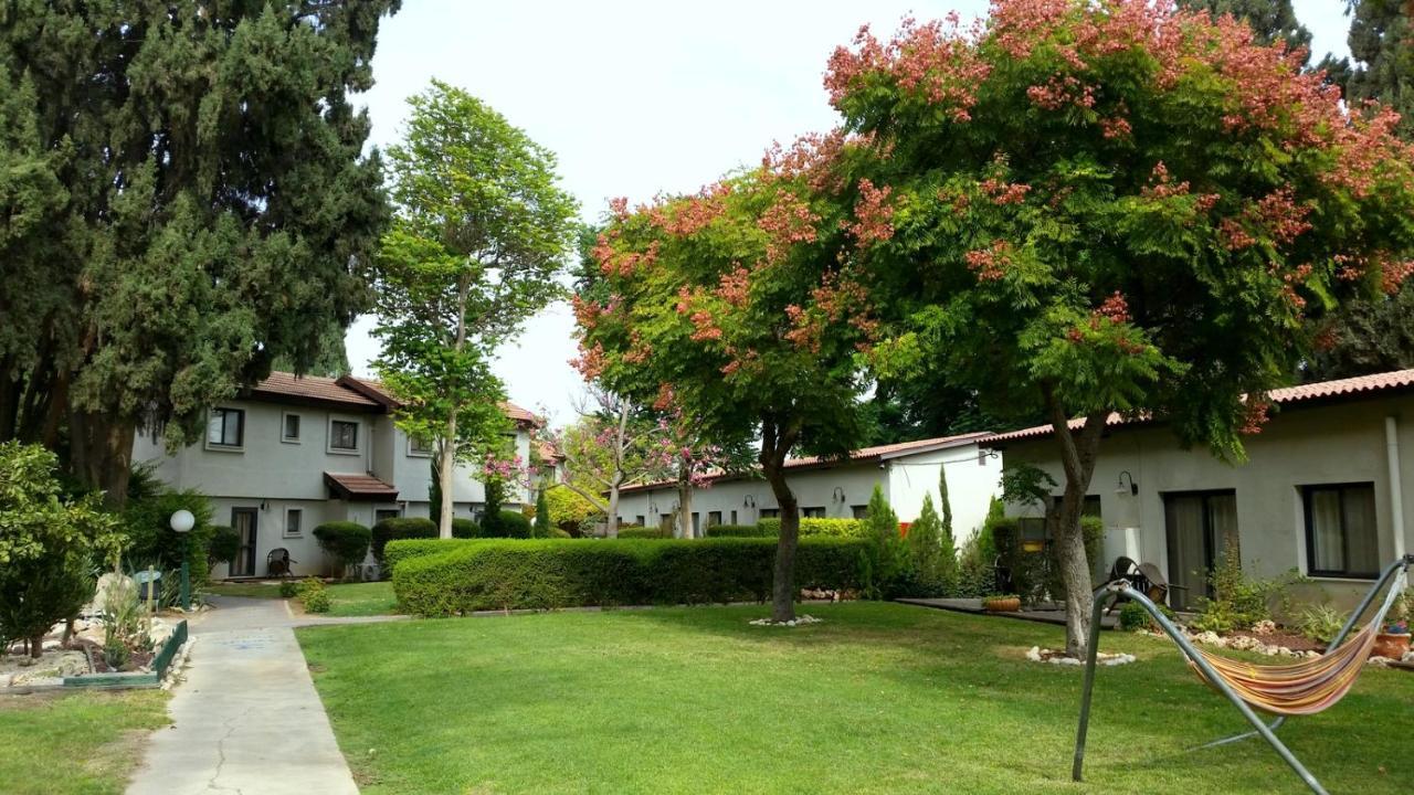 Hotel Degania Bet Kibbutz Country Lodging Kinneret Exterior foto